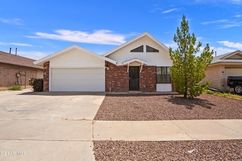 10916 Rogers Hornsby St, El Paso, TX, 79934-3231 | Card Image
