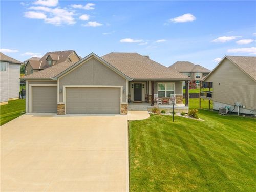4206 Windward Dr, Saint Joseph, MO, 64505-2329 | Card Image