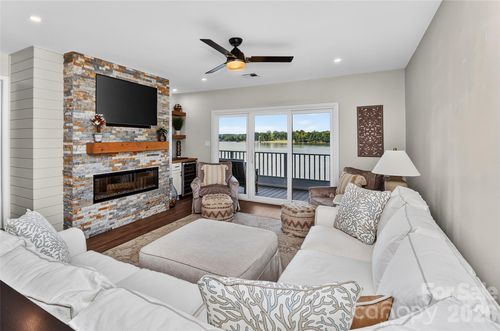 5-7340 Lakefront Dr, Charlotte, NC, 28278-6540 | Card Image