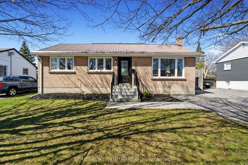 121 Goodfellow Rd, Peterborough, ON, K9J5W9 | Card Image