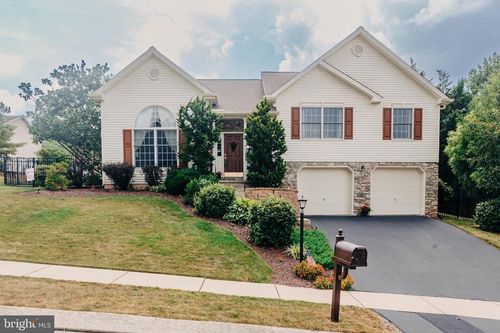 40 Scarlet Oak Dr, ETTERS, PA, 17319-8601 | Card Image