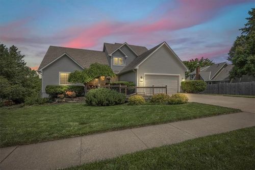 2915 S Victoria Ln, Blue Springs, MO, 64015-7308 | Card Image