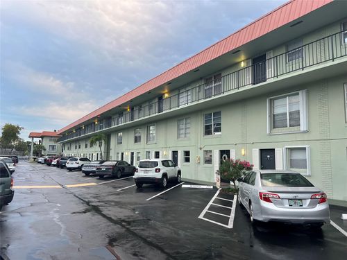 apt-k9-809 W Oakland Park Blvd, Wilton Manors, FL, 33311-1779 | Card Image