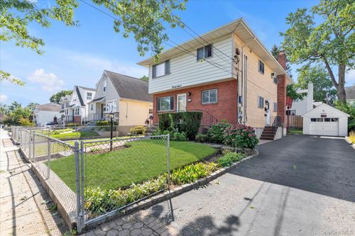 27 Juniper Rd, Port Washington, NY, 11050-1434 | Card Image