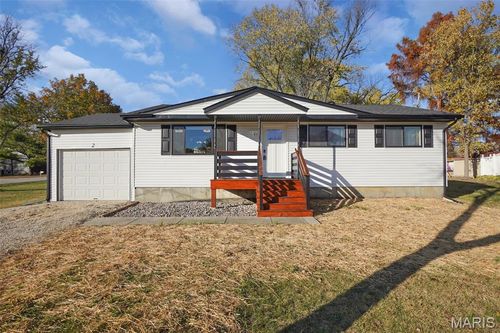 2 Royal Dr, O Fallon, MO, 63366-3424 | Card Image