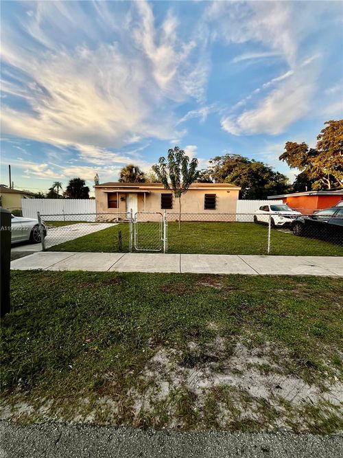 1643 Nw 12th Ct, Fort Lauderdale, FL, 33311-5823 | Card Image