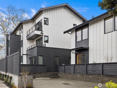 3106 Ne 75th St, Seattle, WA, 98115 | Card Image