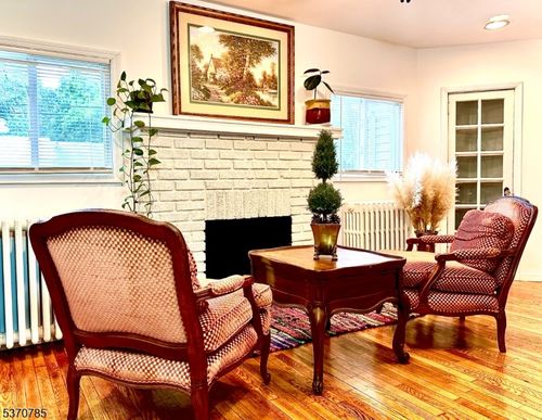 916 4th Ave, WALL TOWNSHIP, NJ, 07719-3253 | Card Image