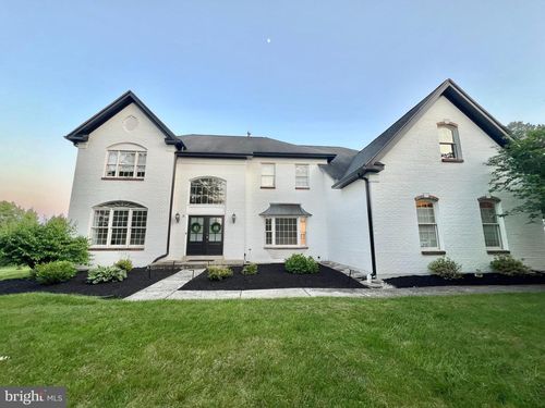 8 Corbin Dr, EXTON, PA, 19341-2785 | Card Image