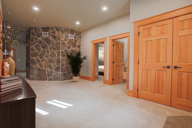upstairs full bathroom | Image 56