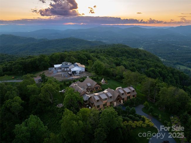 93 N Snow Ridge Dr, House other with 5 bedrooms, 7 bathrooms and null parking in Hendersonville NC | Image 48