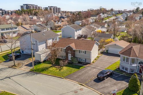 3 Fury Dr, Dartmouth, NS, B3A4Y1 | Card Image