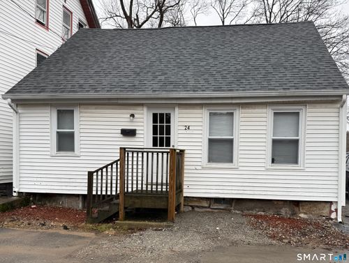 24 Schoolhouse Ln, Willimantic, CT, 06226-2210 | Card Image