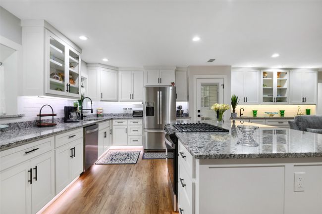 1405 N Wharton St, House other with 5 bedrooms, 2 bathrooms and null parking in Sherman TX | Image 6