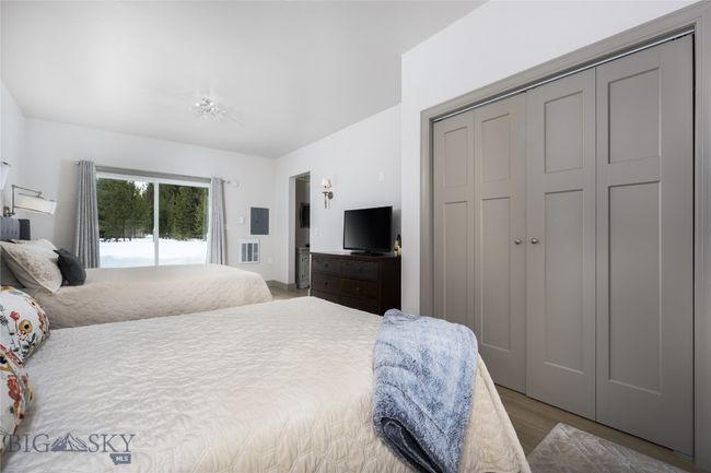 1 Bedroom Apartment/Garage Bedroom | Image 47