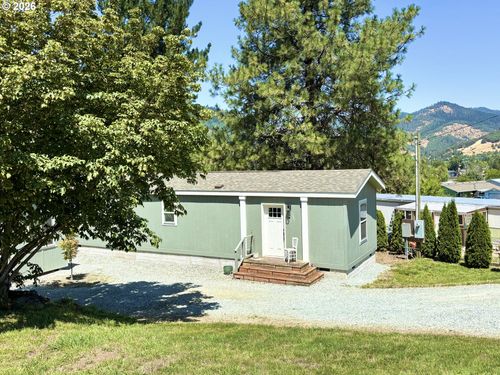 1003 Arburnia St, Myrtle Creek, OR, 97457-9388 | Card Image