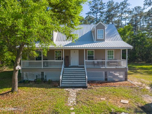 15007 Reynolds Rd, Pearlington, MS, 39572-7401 | Card Image