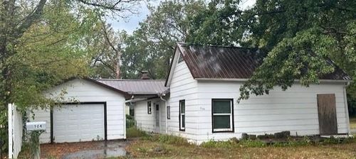 504 E Lee St, Nevada, MO, 64772-2521 | Card Image