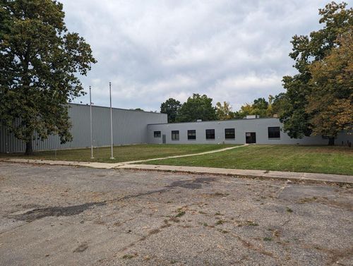 aandb-126 Avenue C, Springfield, MI, 49037-8240 | Card Image