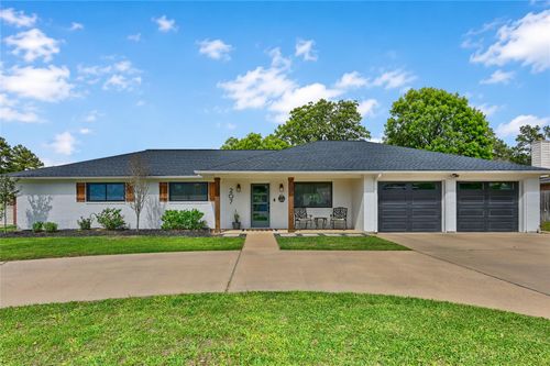 207 Briar Ridge Dr, Bellville, TX, 77418-3417 | Card Image