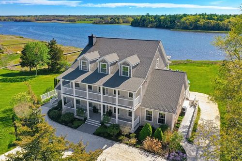 922 Drift Rd, Westport, MA, 02790 | Card Image