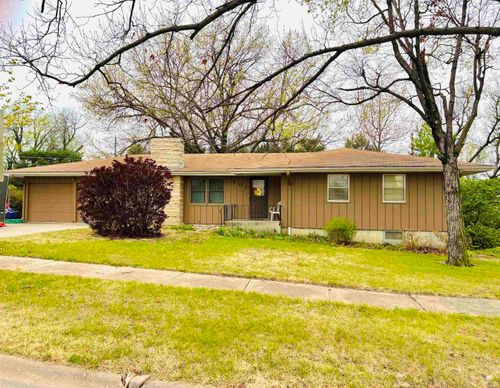 701 Canfield, Manhattan, KS, 66502 | Card Image