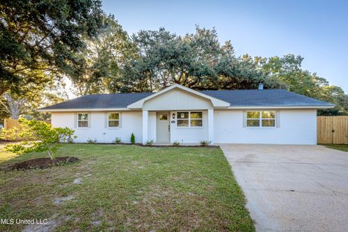 402 Hunter Drive, Ocean Springs, MS, 39564 | Card Image