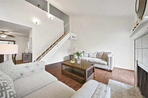 apt-20-10811 Richmond Ave, Houston, TX, 77042-4764 | Card Image