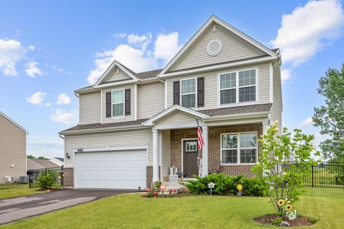 8511 White Oaks Ct, Wonder Lake, IL, 60097-7607 | Card Image