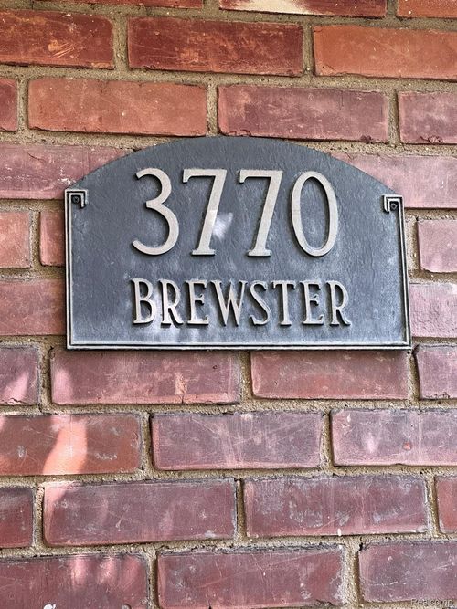 3770 Brewster St, Dearborn, MI, 48120-1016 | Card Image