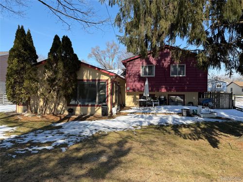 222 Wainwright, Novi, MI, 48377-2707 | Card Image