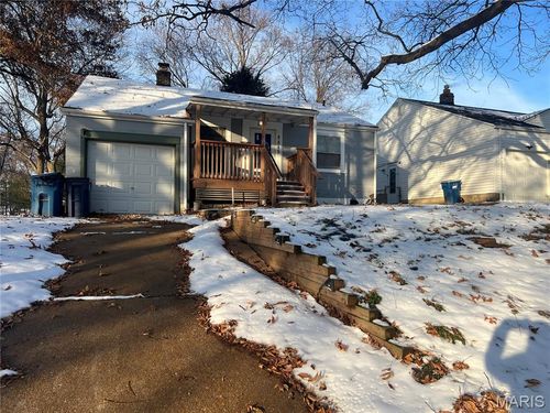 8815 Kendale Dr, Saint Louis, MO, 63121-4200 | Card Image