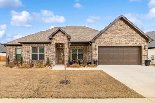 8028 N Shoreline Blvd, Benton, AR, 72019-8794 | Card Image