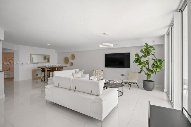 UNIT-2807 - 3301 Ne 183 Rd St, Condo with 3 bedrooms, 4 bathrooms and null parking in Aventura FL | Image 8