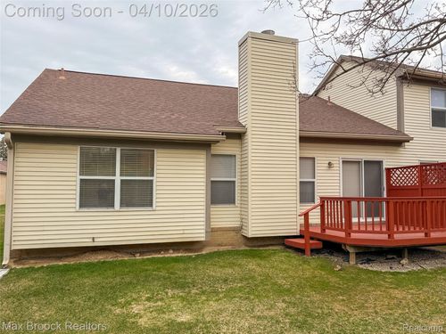 2260 Meadow Brook Ct, Commerce Township, MI, 48390-3953 | Card Image