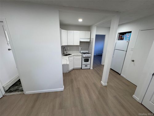 5494 Expressway Dr S, Holtsville, NY, 11742-1304 | Card Image