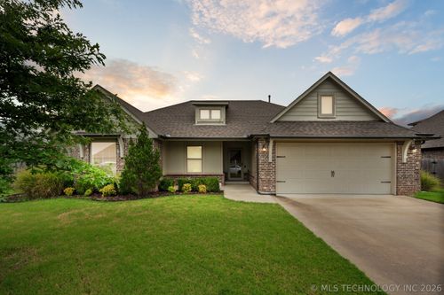 10409 S 228th East Ave, Broken Arrow, OK, 74014-6223 | Card Image