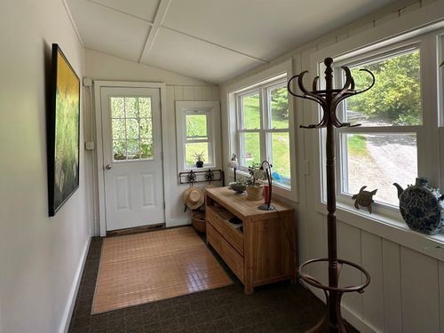 51 Spruce St, Manchestr Ctr, VT, 05255-9637 | Card Image