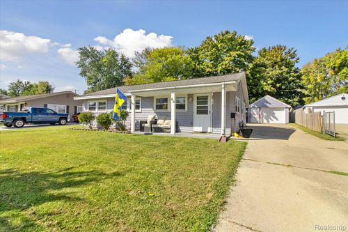 82 Saint Louis St, Milan, MI, 48160-1222 | Card Image