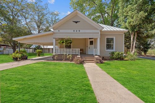 909 Hudgins St, Smithville, TX, 78957-1009 | Card Image