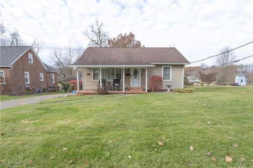 2943 S Union Ave, Alliance, OH, 44601-5375 | Card Image