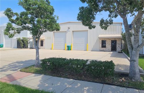 b-42 Sussex St, Kenner, LA, 70062-4932 | Card Image