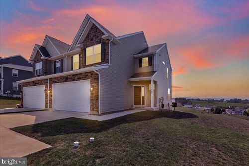 268 Ida Red Dr, LEESPORT, PA, 19533-8678 | Card Image