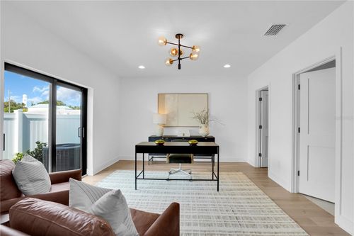 9-3002 W Platt St, Tampa, FL, 33609-3188 | Card Image