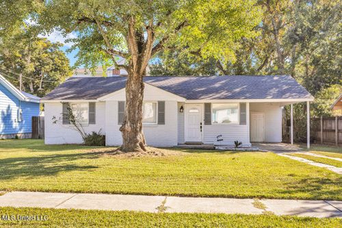 152 Holiday Ave, Pass Christian, MS, 39571-4909 | Card Image