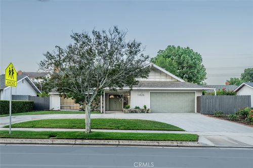 1426 5th Ave, Redlands, CA, 92374-5443 | Card Image