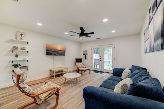 4405 Button Bend Cir, House other with 4 bedrooms, 2 bathrooms and 2 parking in Austin TX | Image 16