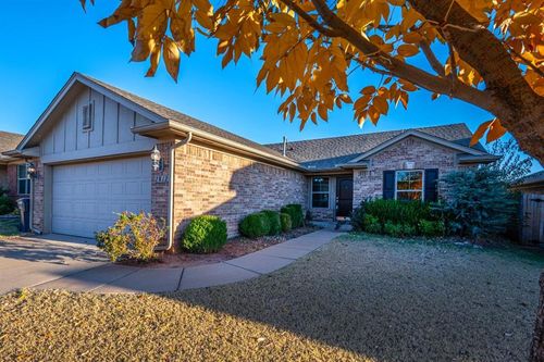 2812 Nw 188th St, Edmond, OK, 73012-5808 | Card Image