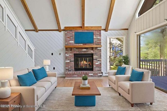 Living Room | Image 7