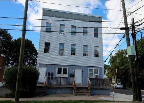 136 Windsor Ave, Meriden, CT, 06451-2990 | Card Image